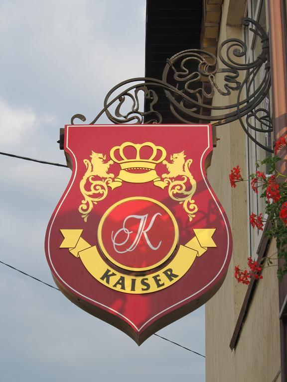 Kaiser Hotel Tjernivtsi Exteriör bild