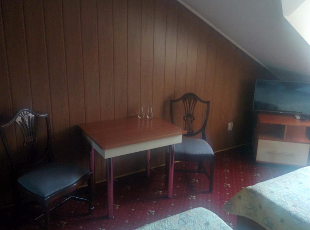 Kaiser Hotel Tjernivtsi Exteriör bild